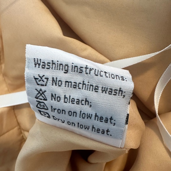 Hebeos White Nude A-line Appliqué Tulle Illusion Princess Wedding Gown - Picture 15 of 16